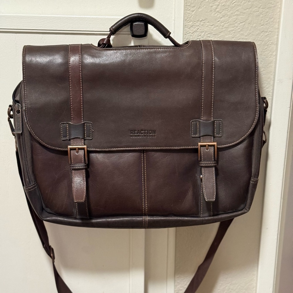 Kenneth Cole Men's Brown Leather Messenger Bag